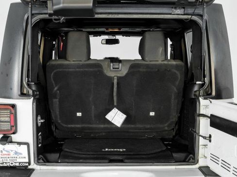 Used 2017 Jeep Wrangler Sahara w/ Connectivity Group image 37