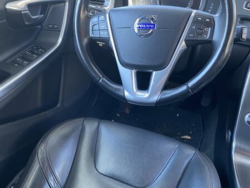 Used 2016 Volvo V60 T5 Cross Country Platinum image 15