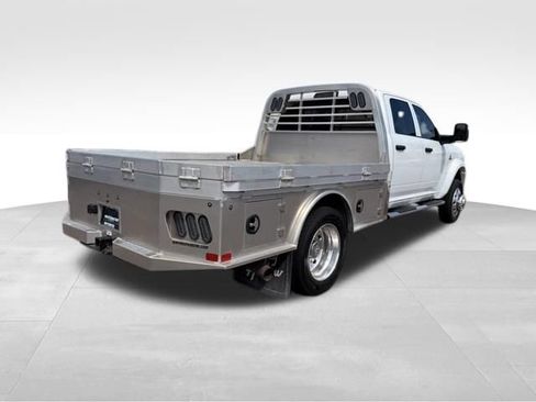 Used 2024 RAM 5500 Tradesman w/ Chrome Appearance Group AWD/4WD image 19