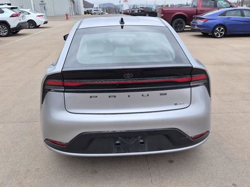 Used 2026 Toyota Prius XLE image 11