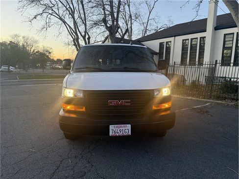 Used 2019 GMC Savana 3500 Extended image 8