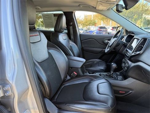 Used 2020 Jeep Cherokee Trailhawk w/ Comfort/Convenience Group image 30