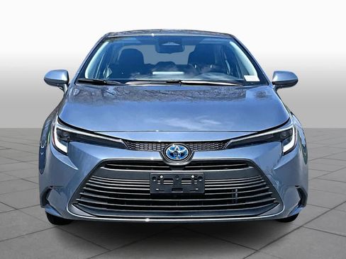 Used 2025 Toyota Corolla LE AWD/4WD image 6