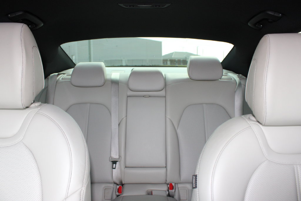 Used 2022 Genesis G70 2.0T RWD image 18