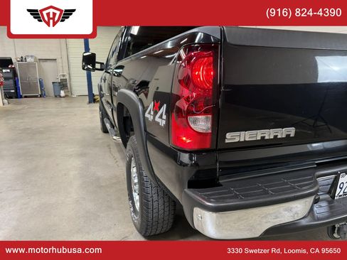 Used 2007 GMC Sierra 2500 SLE w/ Onstar Plus Package AWD/4WD image 17