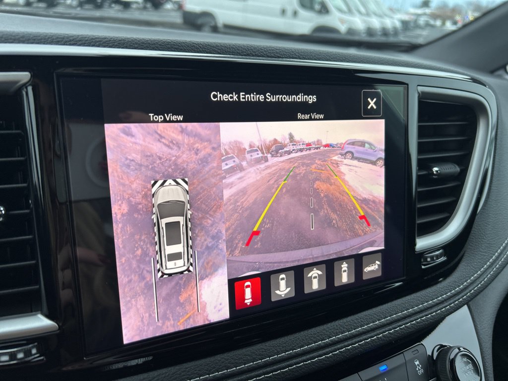 New 2026 Chrysler Pacifica Select w/ S Appearance Package AWD/4WD image 33
