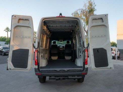 Used 2026 Mercedes-Benz Sprinter 2500 image 9