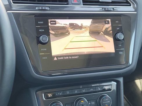 Used 2018 Volkswagen Tiguan SEL Premium AWD/4WD image 22