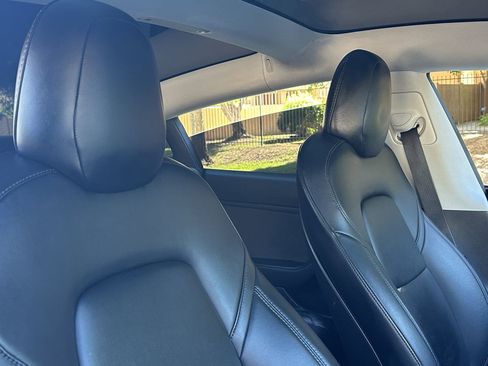 Used 2018 Tesla Model 3 Long Range RWD image 10