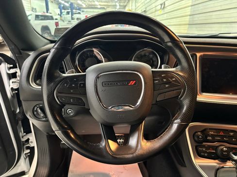 Used 2019 Dodge Challenger R/T Scat Pack RWD image 12