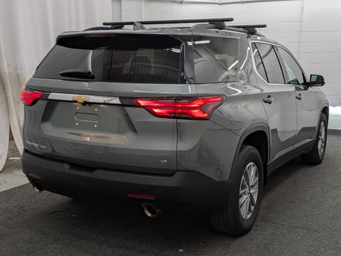 Used 2023 Chevrolet Traverse LT image 2