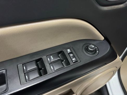 Used 2015 Jeep Patriot Latitude image 17