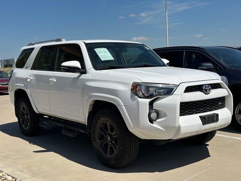 Used 2018 Toyota 4Runner SR5 Premium image 1