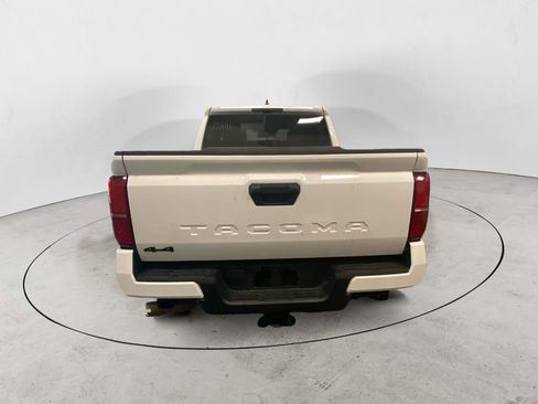 Used 2024 Toyota Tacoma TRD Off-Road image 4