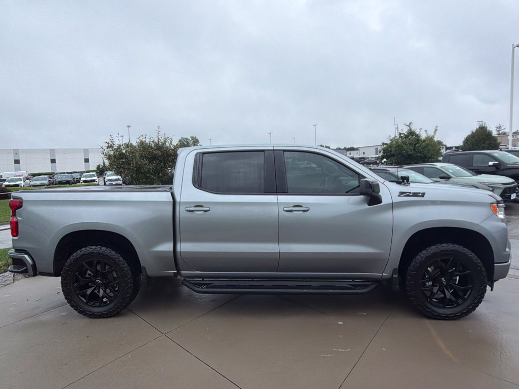 Used 2025 Chevrolet Silverado 1500 RST AWD/4WD image 15