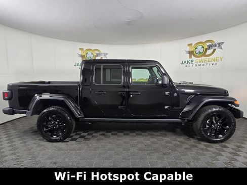 Certified 2025 Jeep Gladiator Sport image 11
