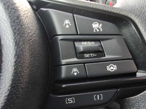 Used 2025 Subaru Crosstrek 2.0i image 25