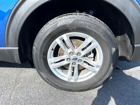 Used 2022 Ford Explorer XLT w/ Equipment Group 202A image 37