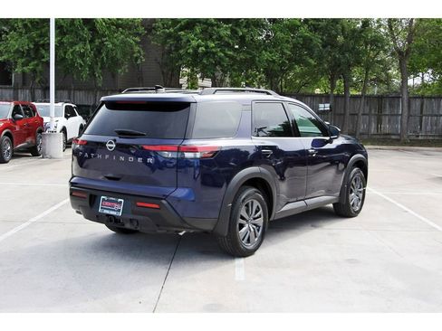 New 2026 Nissan Pathfinder SV w/ SV Premium Package FWD image 4