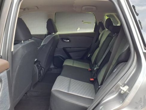 Certified 2023 Nissan Rogue SV AWD/4WD image 6