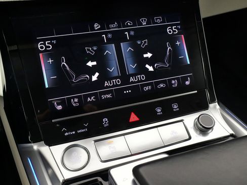 Used 2019 Audi e-tron Prestige w/ Prestige Package image 55