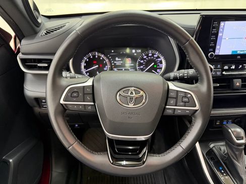 Used 2022 Toyota Highlander XSE AWD/4WD image 26