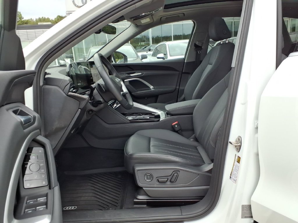 Used 2025 Audi Q5 Premium w/ Convenience Package AWD/4WD image 16