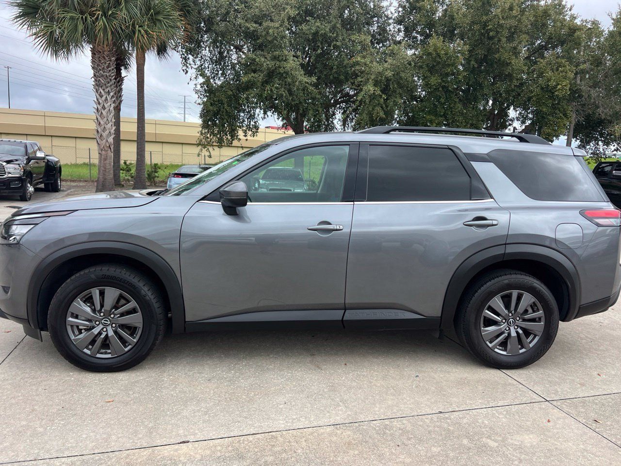 Used 2024 Nissan Pathfinder SV w/ Cargo Package FWD image 2