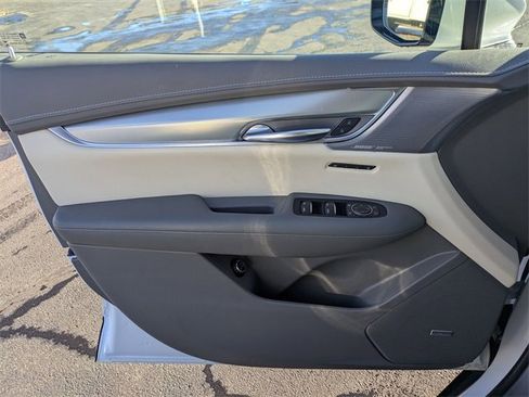 Used 2022 Cadillac XT5 Premium Luxury image 11