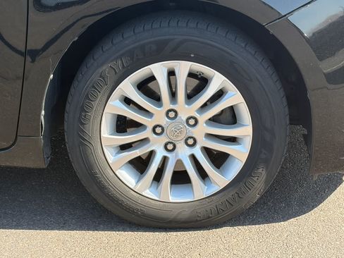 Used 2013 Toyota Sienna XLE FWD image 5