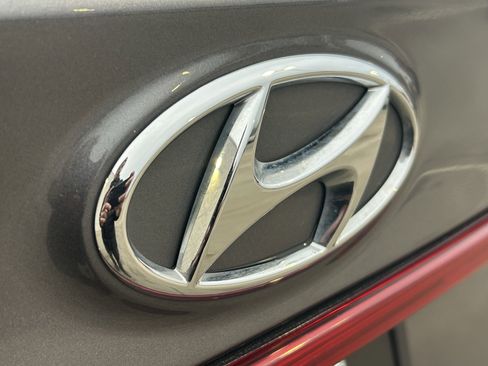 Used 2021 Hyundai Santa Fe Limited image 7