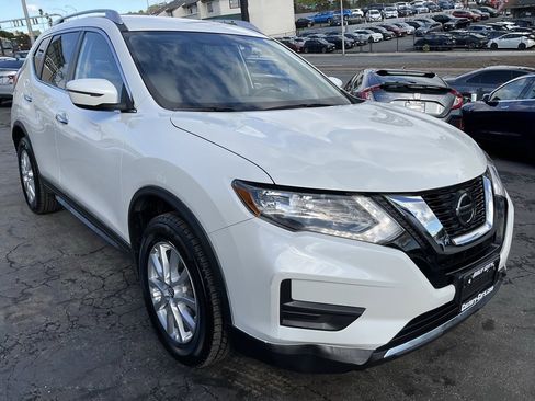 Used 2018 Nissan Rogue SV image 65