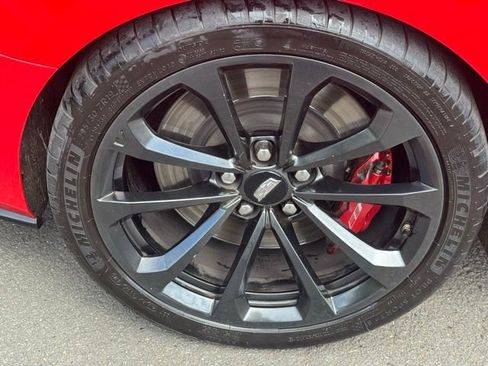 Used 2019 Cadillac CTS V w/ Luxury Package RWD image 9