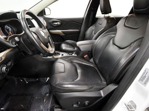 Used 2017 Jeep Cherokee Limited image 14