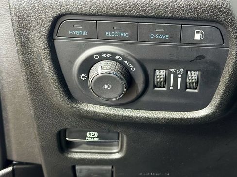 Used 2023 Jeep Grand Cherokee 4WD 4xe image 12