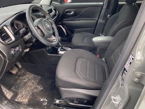 Used 2022 Jeep Renegade Latitude w/ Convenience Group AWD/4WD image 5