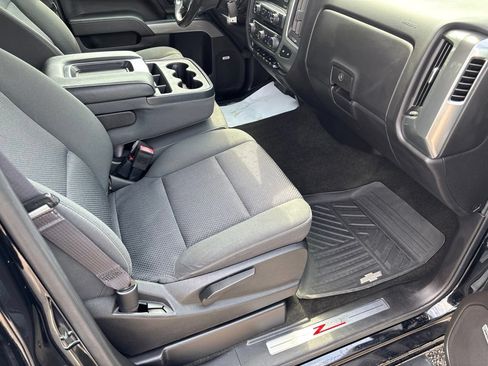 Used 2017 Chevrolet Silverado 1500 LT w/ Midnight Edition AWD/4WD image 18