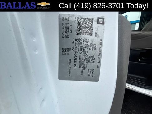 Used 2018 Chevrolet Express 3500 Extended w/ Driver Convenience Package RWD image 29