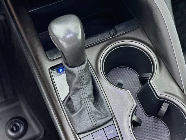 Used 2024 Toyota Camry SE w/ Cold Weather Package AWD/4WD image 15