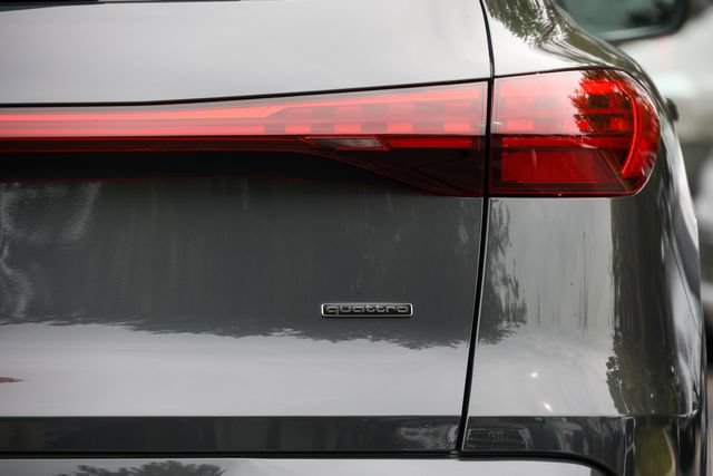 Used 2025 Audi Q5 Premium Plus w/ Premium Plus AWD/4WD image 22