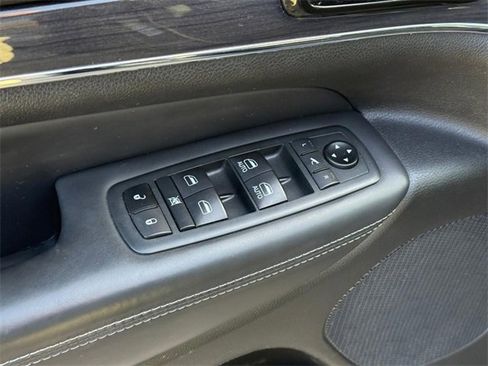 Used 2020 Jeep Grand Cherokee Overland image 17