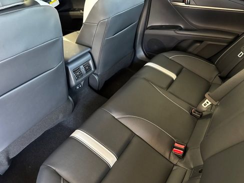 New 2026 Toyota Camry Hybrid FWD image 13