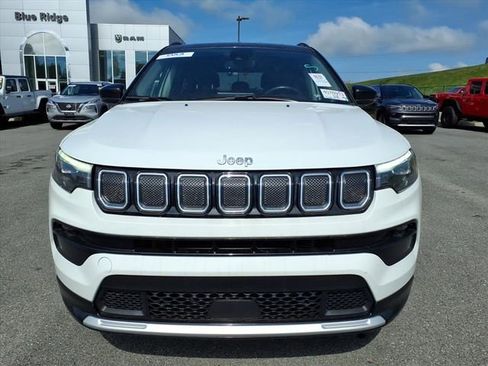 Used 2022 Jeep Compass Limited w/ Elite Group image 11