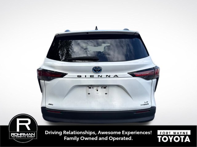 Used 2021 Toyota Sienna LE AWD/4WD image 4