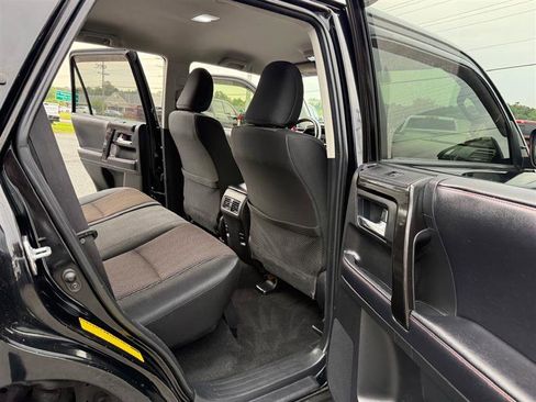 Used 2018 Toyota 4Runner TRD Off-Road image 17