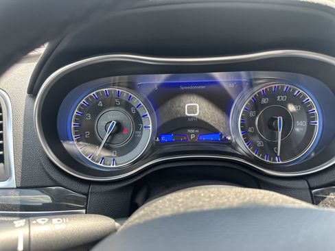 New 2023 Chrysler 300 Touring L w/ Popular Equipment Group image 38