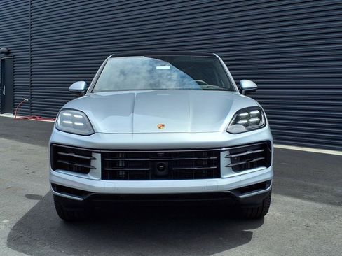 New 2025 Porsche Cayenne Coupe image 30