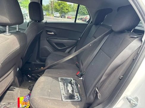 Used 2020 Chevrolet Trax LS w/ Tint and Cruise Package FWD image 20