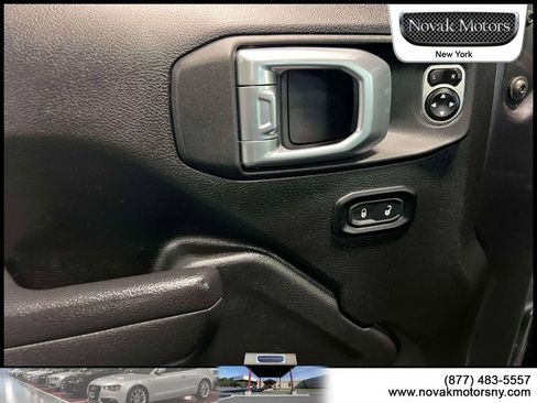 Used 2022 Jeep Wrangler Unlimited Sport AWD/4WD image 17