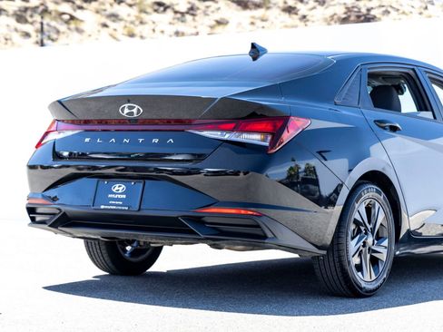Used 2023 Hyundai Elantra SEL FWD image 11